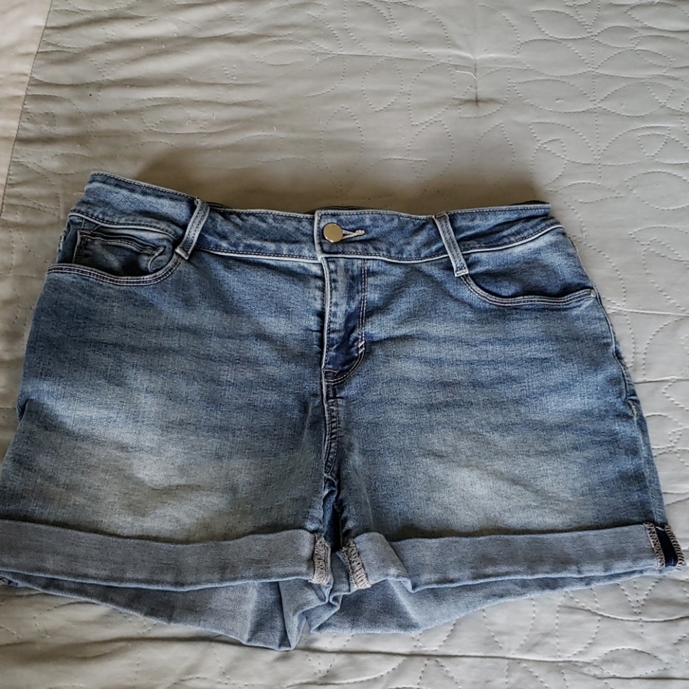 Apt 9 Jean shorts